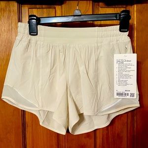 Lululemon Hotty Hot 4” lined shorts